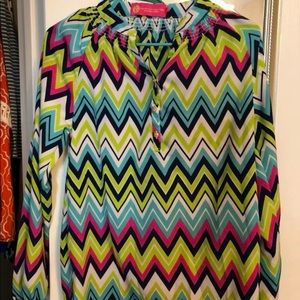 Long sleeve chevron top.